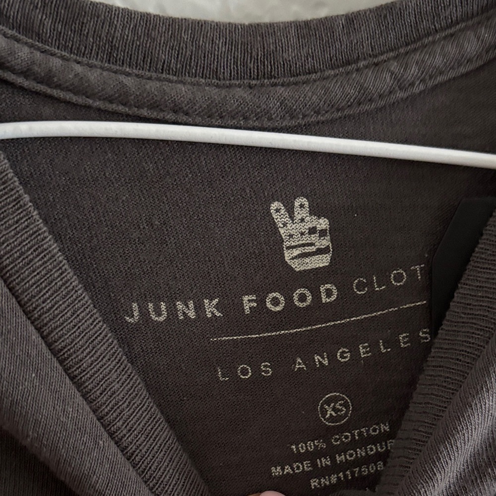 Junk food crop On The Road Black T-Shirt - Picture 4 of 5